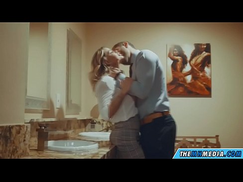 ❤️ Ke hoʻowalewale ʻia ʻoe e kahi blonde busty i kahi lumi hoʻomaha ākea ️❌ Sex video iā mākou haw.teenactivewear.ru ️❤